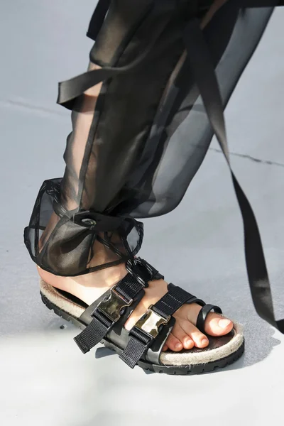 Look 99